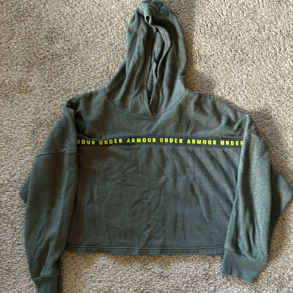 Cropped hoodie